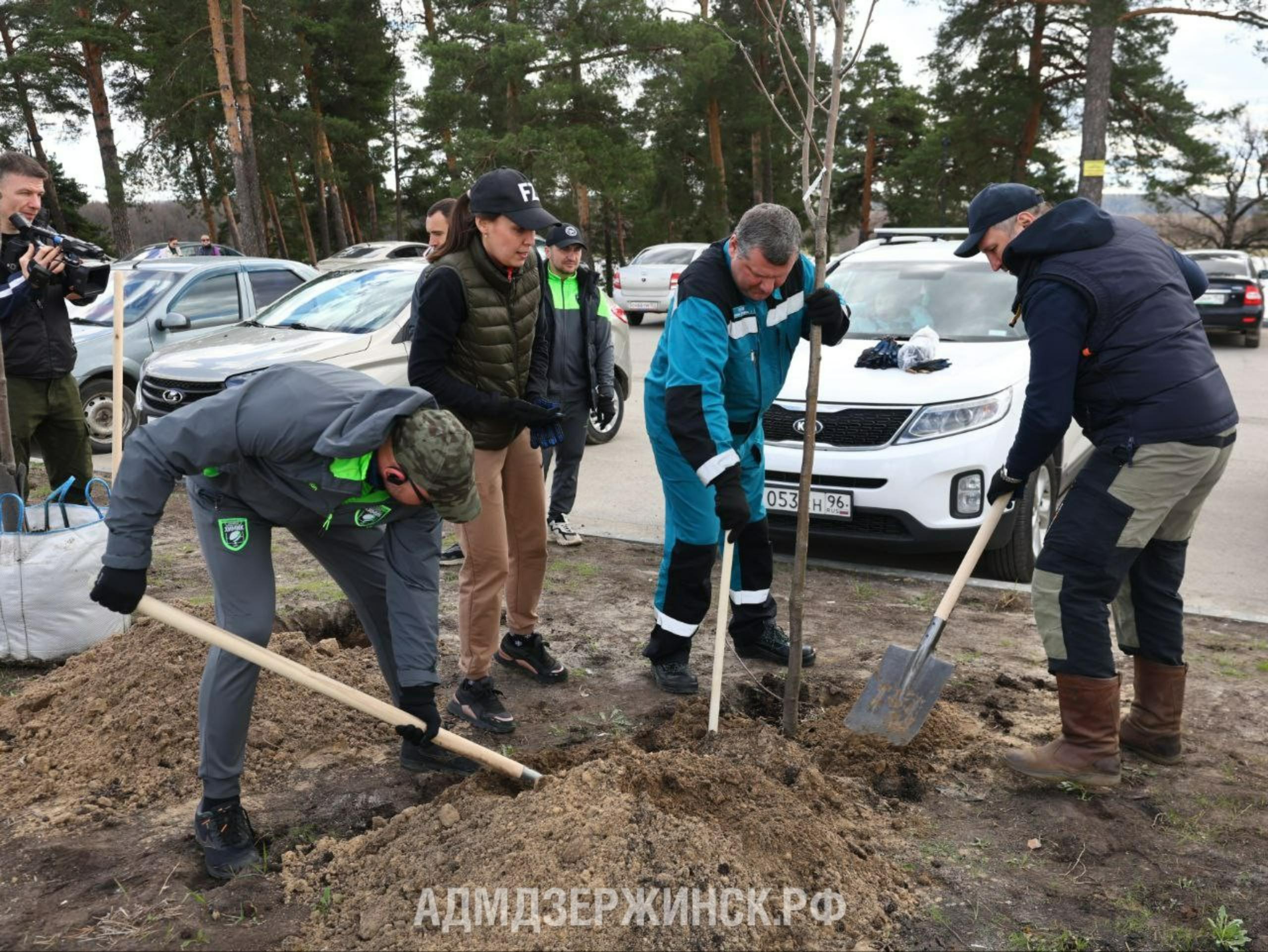 Более 3500 человек приняли участие в общегородском субботнике в Дзержинске  - Администрация города Дзержинска